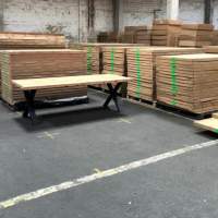 Fa széleken asztalok, legfeljebb 300x100 cm méretű, olajos tölgyben, különböző keretekkel A-Ware