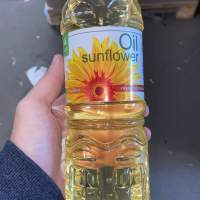 Sonnenblumenöl, dt. etikettiert, 1 Liter Flasche, 15 Flaschen im Karton, 25 Karton auf Palette, palettenweise ab Lager Leverkuse